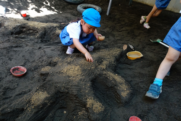 お砂場は恐竜博物館！